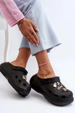 Klapki Damskie Piankowe Lekkie Na Grubej Podeszwie Z Przypinkami Czarne Effiora