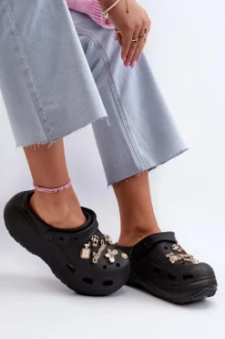 Klapki Damskie Piankowe Lekkie Na Grubej Podeszwie Z Przypinkami Czarne Effiora