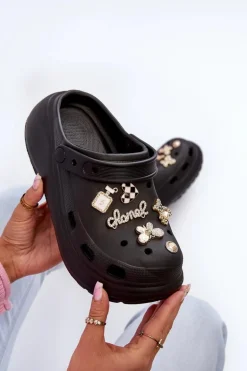 Klapki Damskie Piankowe Lekkie Na Grubej Podeszwie Z Przypinkami Czarne Effiora