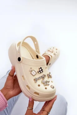 Klapki Damskie Piankowe Lekkie Na Grubej Podeszwie Z Przypinkami Beżowe Effiora