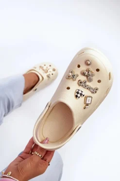 Klapki Damskie Piankowe Lekkie Na Grubej Podeszwie Z Przypinkami Beżowe Effiora