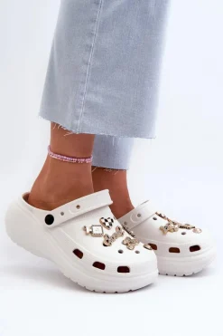 Klapki Damskie Piankowe Lekkie Na Grubej Podeszwie Z Przypinkami Białe Effiora