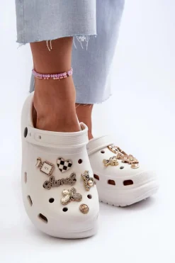 Klapki Damskie Piankowe Lekkie Na Grubej Podeszwie Z Przypinkami Białe Effiora