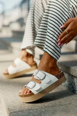 Klapki Damskie Platformie Z Klamrami Lee Cooper LCW-25-35-3496L Białe