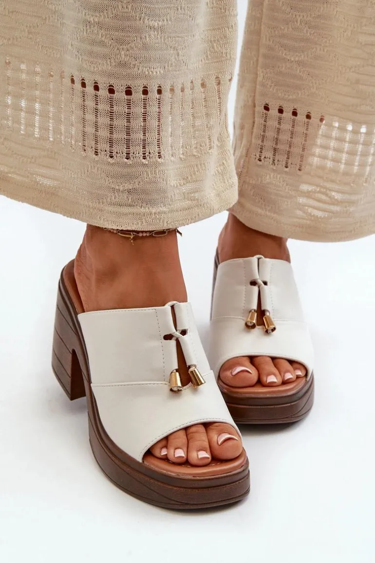 Klapki Damskie Z Eko Skóry Na Platformie I Klocku Białe Dafira