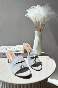 Klapki Damskie Z Eko Zamszu Na Obcasie Szare Jemenna