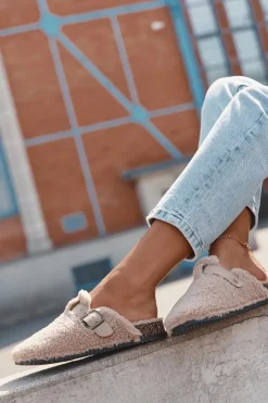 Klapki Damskie Z Futerkiem Typu Baranek Beżowe Lorivine