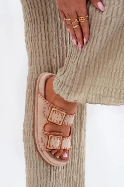 Klapki Damskie Z Klamrami I Ozdobnym Obszyciem Beżowe Visley