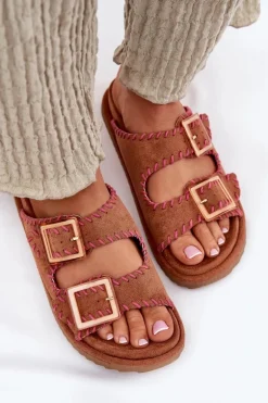 Klapki Damskie Z Klamrami I Ozdobnym Obszyciem Camel Visley