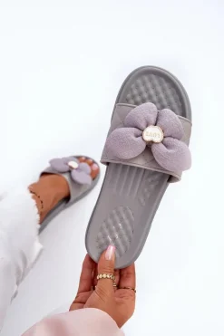 Klapki Damskie Z Ozdobą Na Niskiej Platformie Szare Cedrella