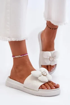 Klapki Damskie Z Ozdobą Na Niskiej Platformie Białe Cedrella