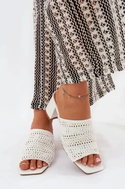 Klapki Damskie Z Plecionką Na Obcasie Białe Ciariloria