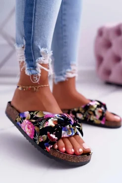 Klapki Na Korkowej Podeszwie Czarne W Kwiaty Wendy