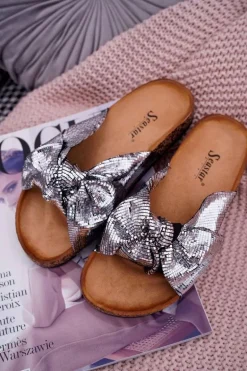 Klapki Na Korku z Kokardą Srebrne Metalics