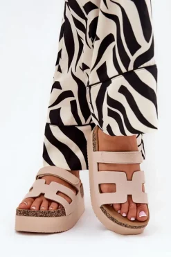 Klapki Na Masywnej Platformie Beżowe Daldiva