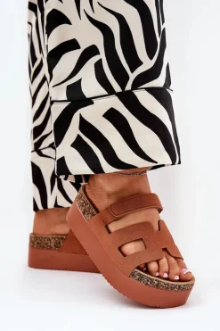 Klapki Na Masywnej Platformie Camel Daldiva