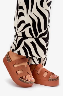 Klapki Na Masywnej Platformie Camel Daldiva