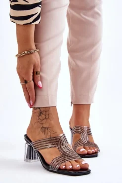 Klapki Na Obcasie Z Dżetami Czarne Jaxen