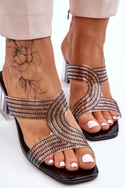 Klapki Na Obcasie Z Dżetami Czarne Jaxen