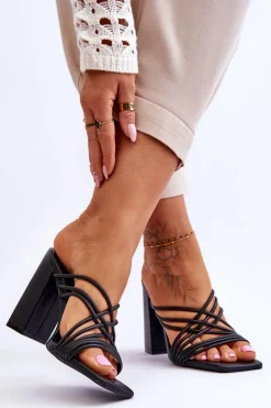 Klapki Na Obcasie Z Paseczkami Czarne Beckie