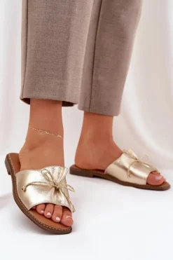 Klapki Na Płaskiej Podeszwie Z Ozdobną Kokardką Złote Deonelis