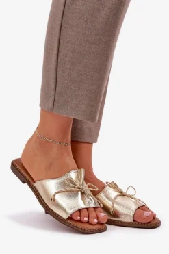 Klapki Na Płaskiej Podeszwie Z Ozdobną Kokardką Złote Deonelis