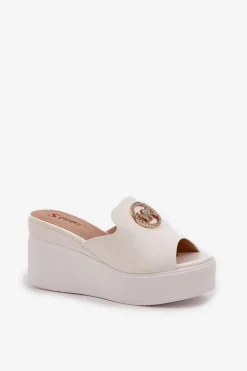 Klapki Na Platformie I Koturnie Z Ozdobą Białe Nanessia