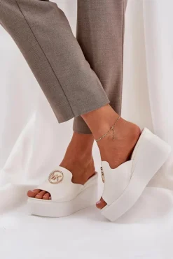 Klapki Na Platformie I Koturnie Z Ozdobą Białe Nanessia
