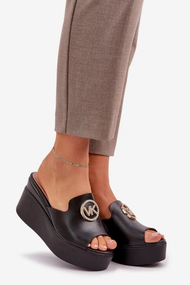 Klapki Na Platformie I Koturnie Z Ozdobą Czarne Nanessia