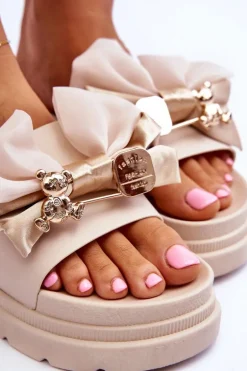 Klapki Z Kokardą I Ozdobnym Misiem Beżowe Suzy