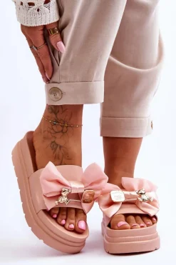 Klapki Z Kokardą I Ozdobnym Misiem Jasnoróżowe Suzy