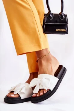 Klasyczne Damskie Klapki Skórzane Z Kokardą Białe Dessy