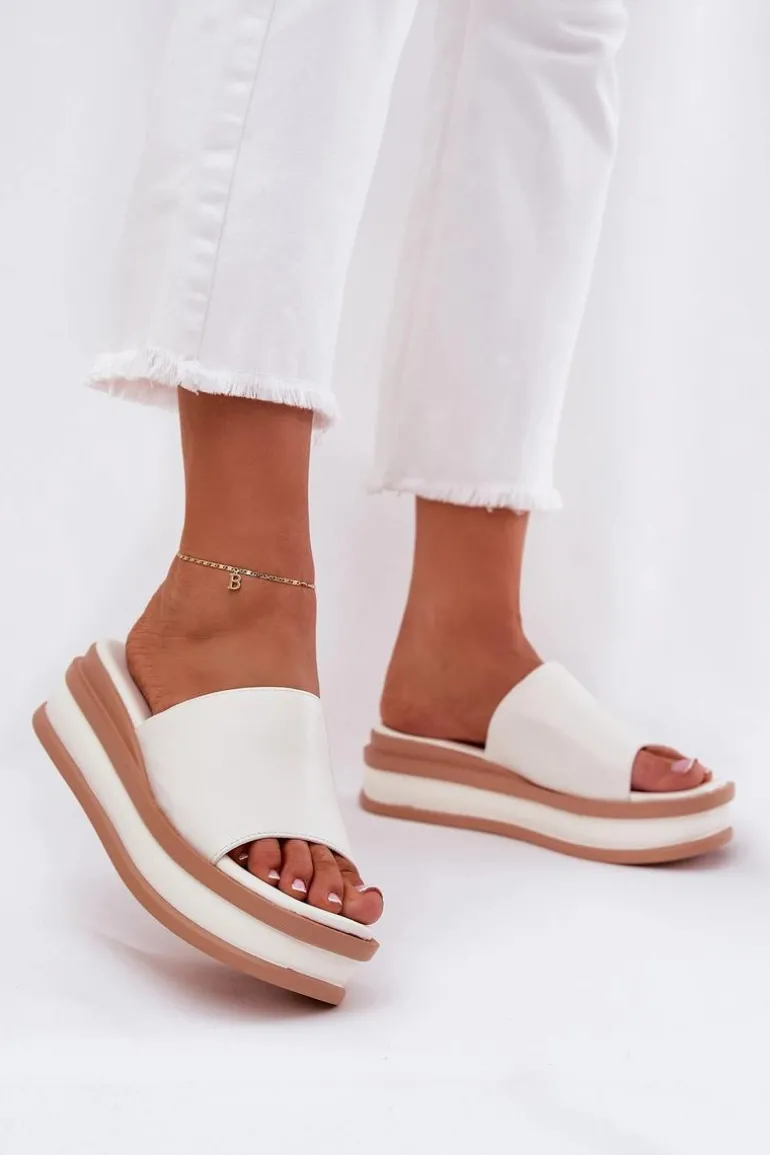 Klasyczne Klapki Damskie Na Platformie I Koturnie Białe Florenis