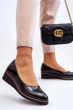 Klasyczne Lakierowane Czółenka Na Koturnie Czarne Paola