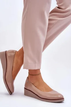 Klasyczne Lakierowane Czółenka Na Koturnie Czarne Paola