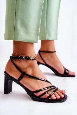 Klasyczne Lakierowane Sandały Na Obcasie Czarne Milani