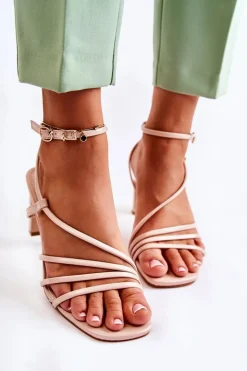 Klasyczne Lakierowane Sandały Na Obcasie Beżowe Milani