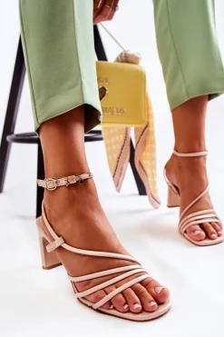 Klasyczne Lakierowane Sandały Na Obcasie Beżowe Milani