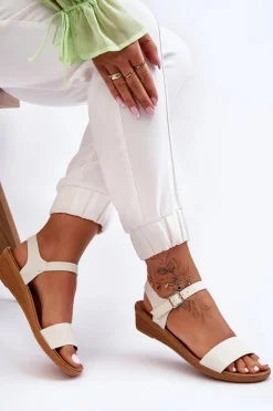 Klasyczne Sandały Na Niskim Koturnie Białe Arya