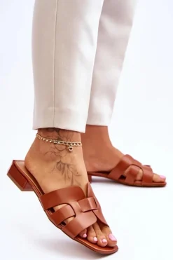 Klasyczne Skórzane Klapki Damskie Camel Fendy