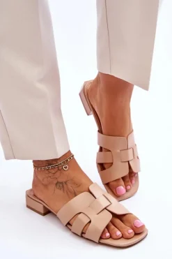 Klasyczne Skórzane Klapki Damskie Beżowe Fendy