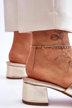 Klasyczne Skórzane Klapki Na Niskim Obcasie Złote Miley