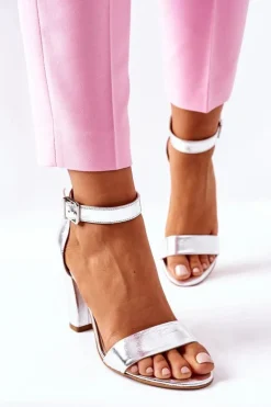 Klasyczne Skórzane Sandały Na Słupku Laura Messi 1760 Srebrne