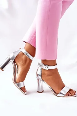 Klasyczne Skórzane Sandały Na Słupku Laura Messi 1760 Srebrne