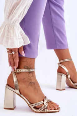 Klasyczne Skórzane Sandały Na Słupku Złote Bernett