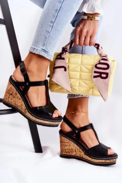 Klasyczne Skórzane Sandały Na Koturnie Czarne Valorin