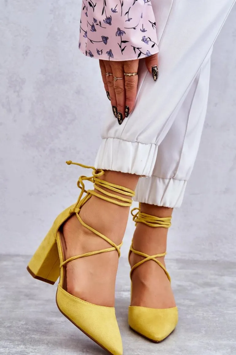 Klasyczne Wiązane Zamszowe Czółenka Żółte Lucira