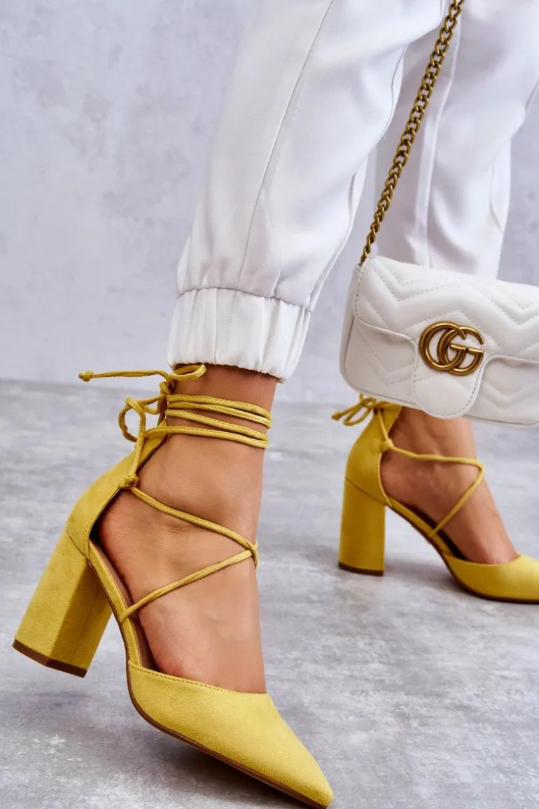 Klasyczne Wiązane Zamszowe Czółenka Żółte Lucira