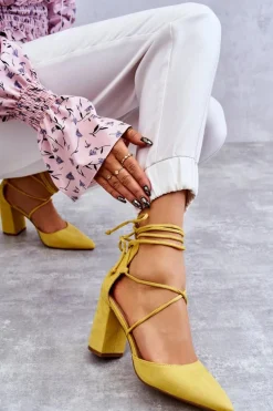 Klasyczne Wiązane Zamszowe Czółenka Żółte Lucira