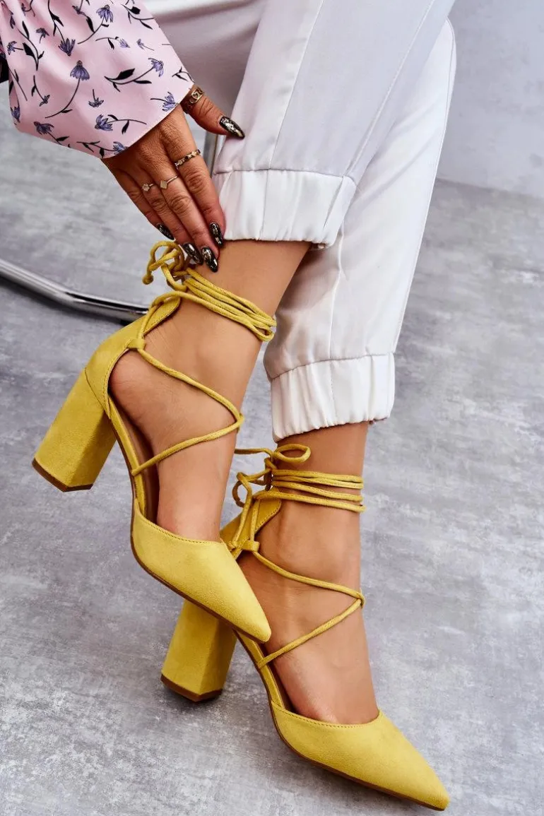 Klasyczne Wiązane Zamszowe Czółenka Żółte Lucira